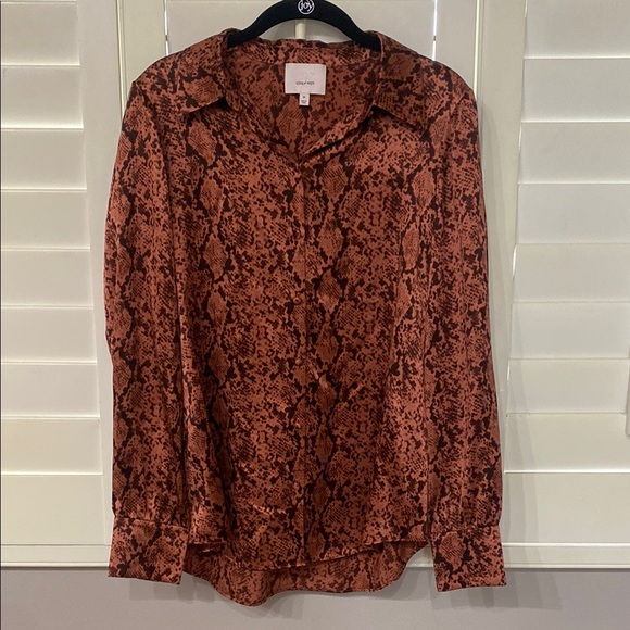 5 à 7 cinq à sept rust colored long sleeve button down shirt. Size M. - Picture 1 of 7